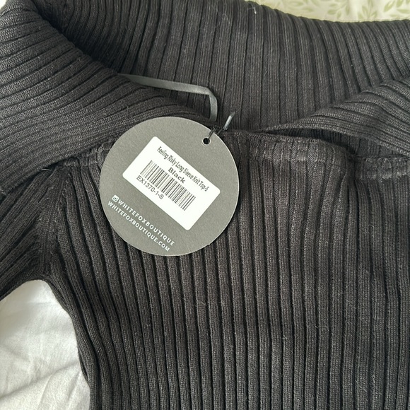 White fox black sweater with collar - Picture 2 of 3